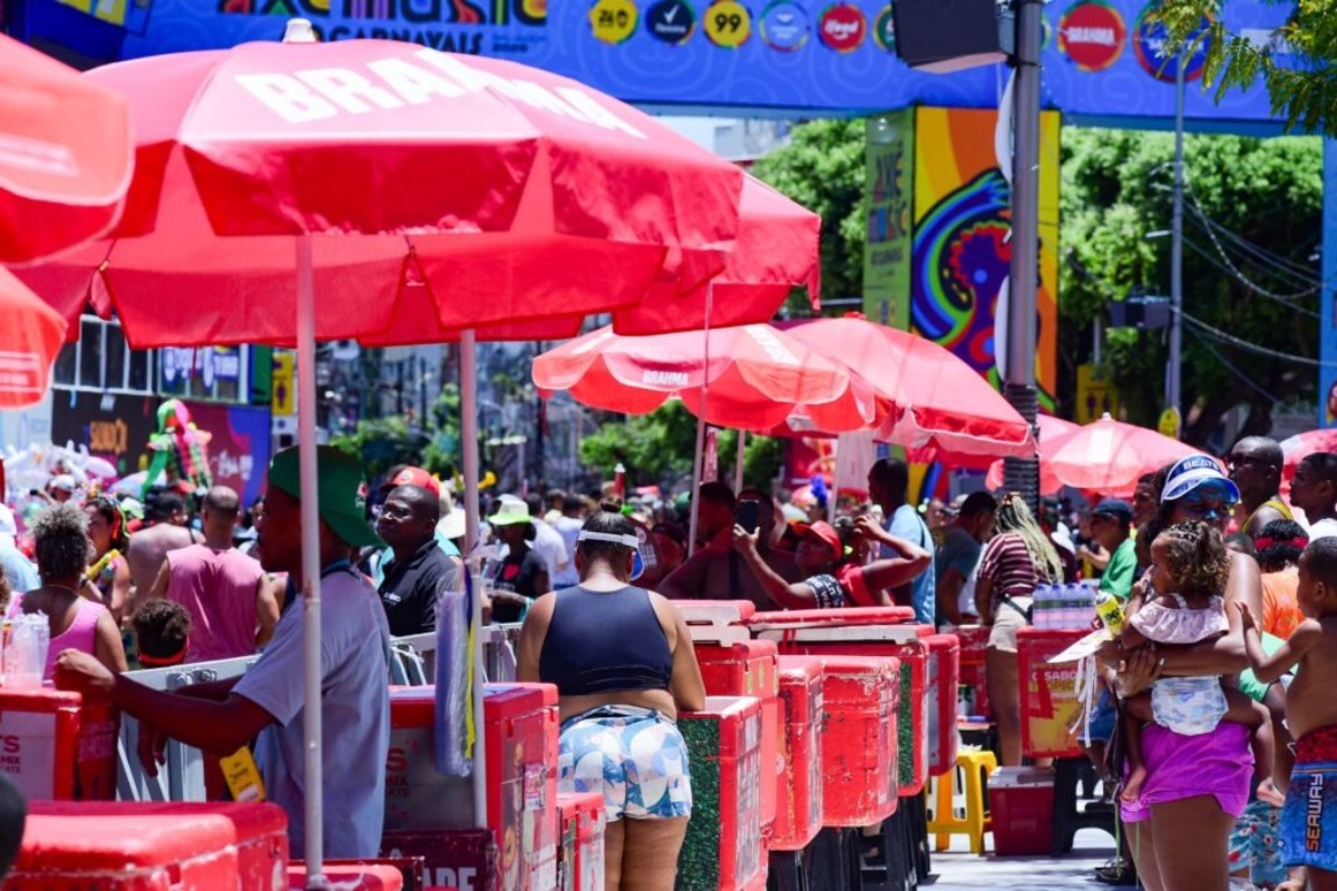 Cadastramento de ambulantes para festas populares em Salvador começa nesta terça